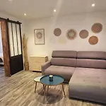 Appartement Townhouse With 50 M2 Garden Near Lille Please Note One Bedroom And A Sofa Bed La Madeleine (Nord)